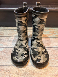 Rain boots kids size 2 