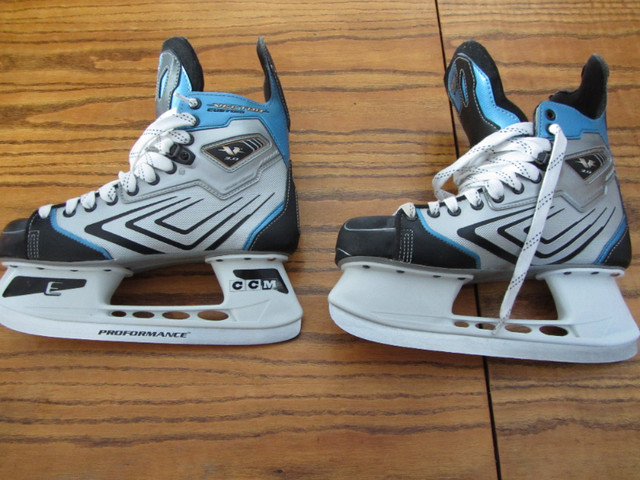 CCM NHL 88 Vector Custom 3.0 EXO-SKEL Skate Size 8.5 Shoe 10 in Hockey in Oakville / Halton Region
