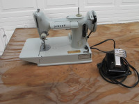 Vintage WHITE Singer Feather-Weight Sewing Machine