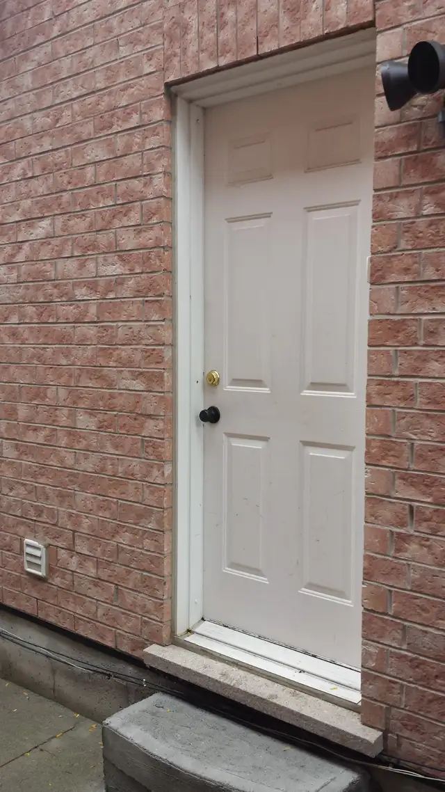 2 BEDROOM LEGAL BASEMENT APARTMENT FOR RENT FROM DECEMBER 2026