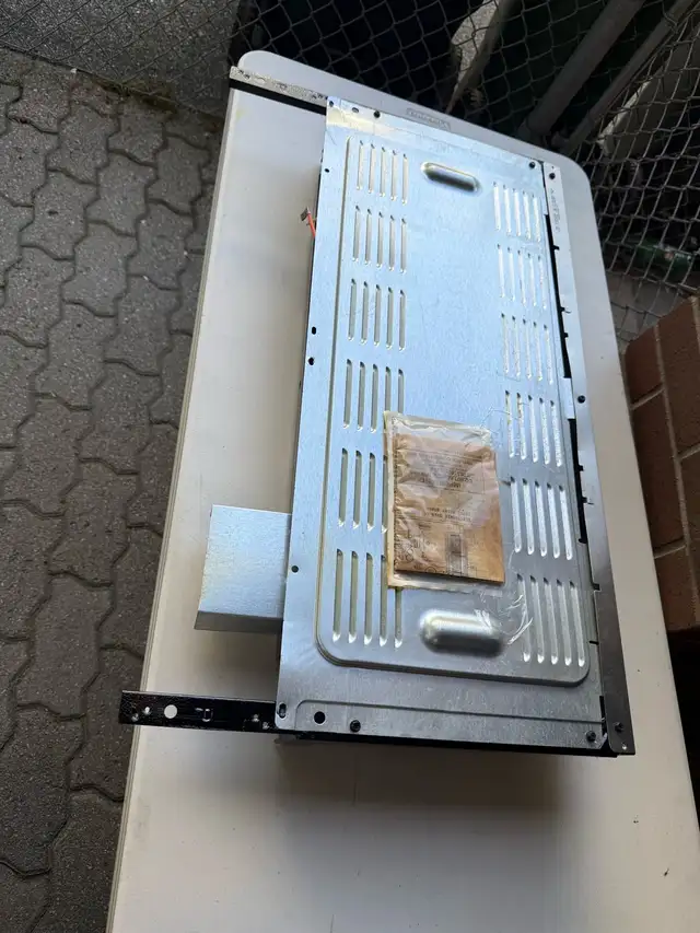 Frigidaire Stainless Stove Backguard Assembly CFEF3056TSC in Stoves, Ovens & Ranges in Mississauga / Peel Region - Image 4