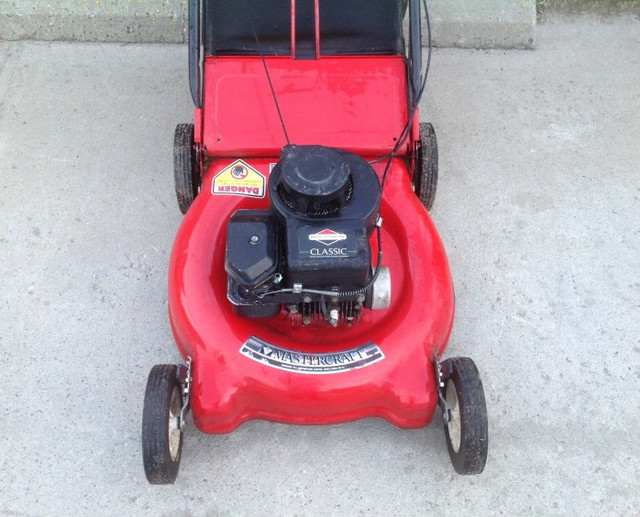 Lawn mower and bag mulcher in Lawnmowers & Leaf Blowers in Regina - Image 2