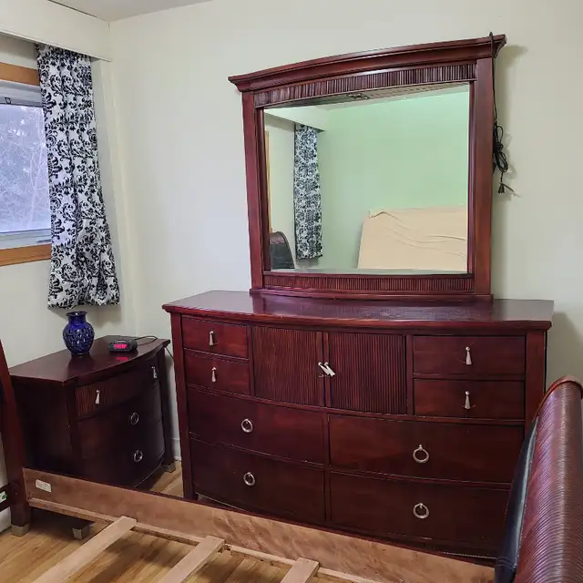 Ensemble de meubles pour chambre  a coucher adulte in Multi-item in Laval / North Shore - Image 2
