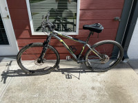 Paladin bicycle (27.5-inch sized rims, good condition)