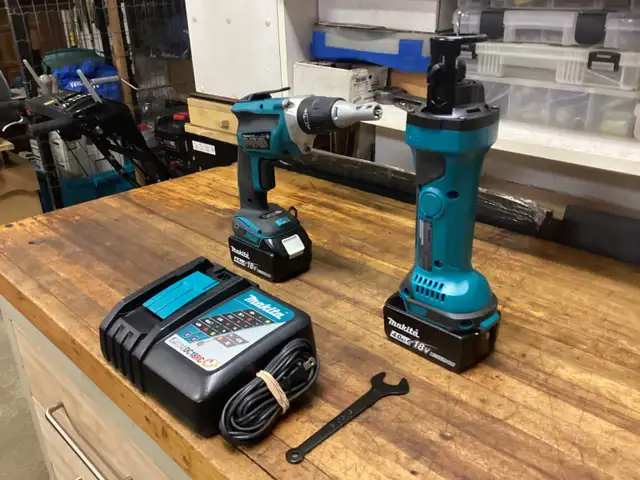 MAKITA LXT 18v BRUSHLESS DRYWALL SCREWGUN and CUT-OUT TOOL KIT in Power Tools in Barrie - Image 9