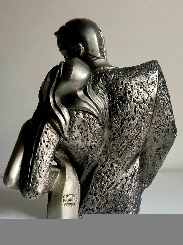 Austin Sculpture Art  Deco Couple By Alexander Daniel in Arts & Collectibles in West Island - Image 10