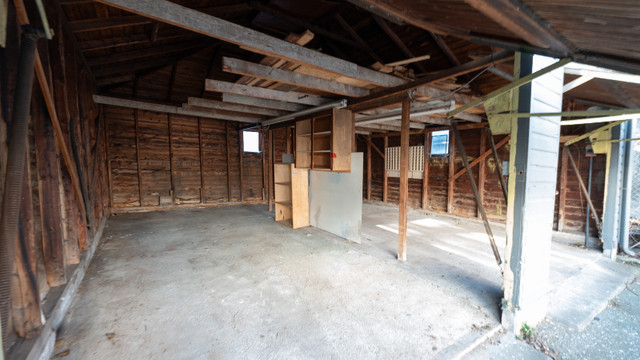 2 Car Garage Storage Space for Rent in Storage & Parking for Rent in City of Toronto - Image 3
