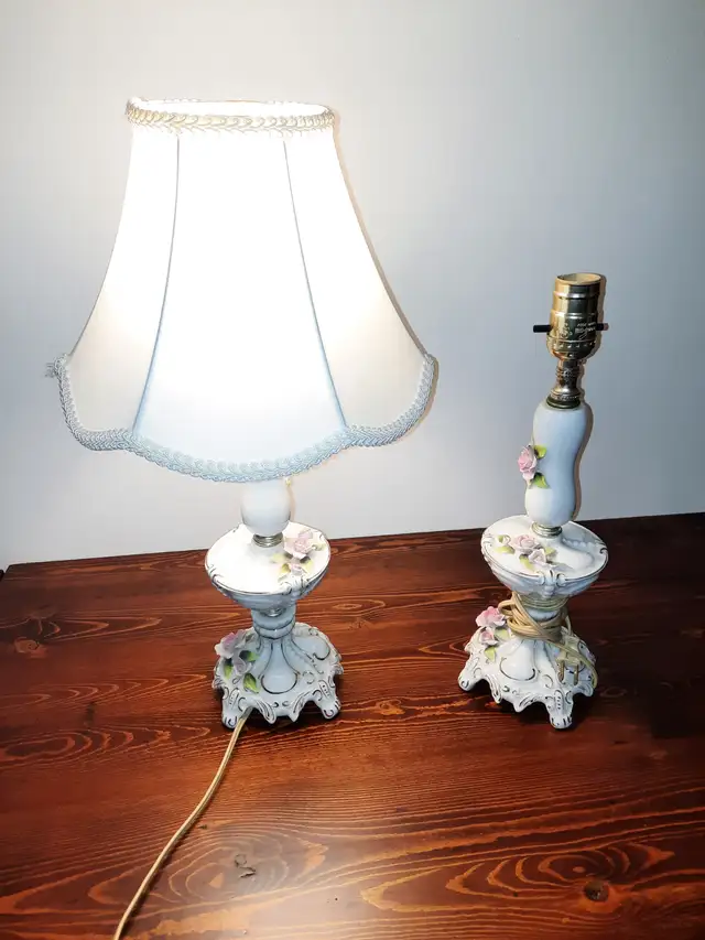 Vintage Table Lamps in Indoor Lighting & Fans in City of Montréal - Image 3