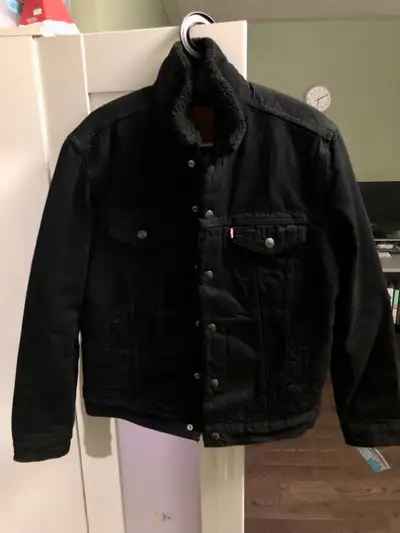 Levi Sherpa trucker jacket size M, View more