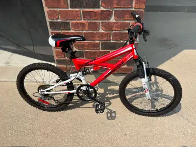 Used Supercycle MOMENTUM Mountain Bike Boys Red 20", View more