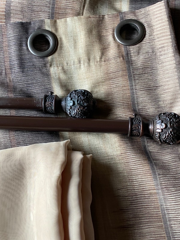 Couvrelit, rideaux, voilage et tringle Habillage de fenêtres Trois