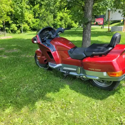 Honda pc800 ( pacific coast ) 800cc vintage 1990 en bonne condition et mécanique a1 très fiable et c...