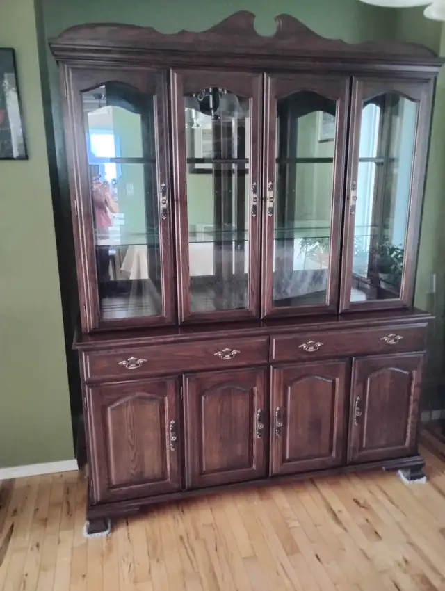 China cabinet and hutch
