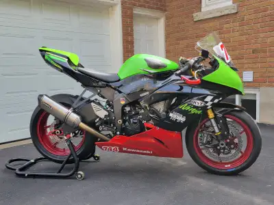 For sale a 2013 Kawasaki ZX6R 636, track/race bike with 27810 km's. This bike is ready to be used on...