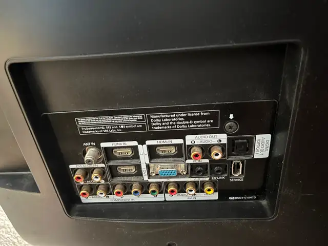 Samsung 37” LCD TV in TVs in Ottawa - Image 4