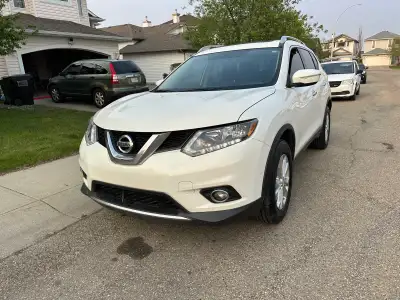 2014 Nissan Rouge low kms  