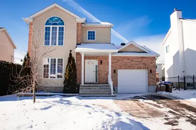 Cozy 4-Bedroom House with Garage