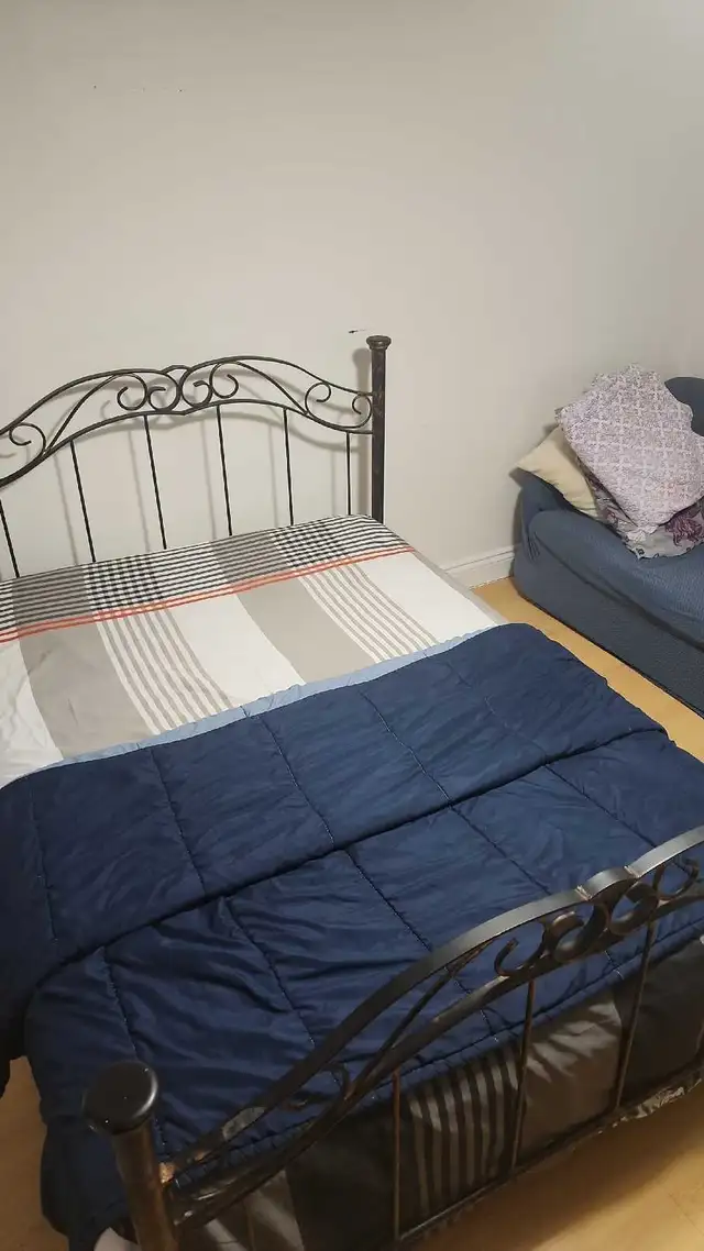 Grande Chambre meublée et tout n'inclus a louer . Libre maint.