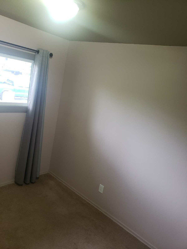 se mainfloor room available July 1st in Room Rentals & Roommates in Calgary - Image 2