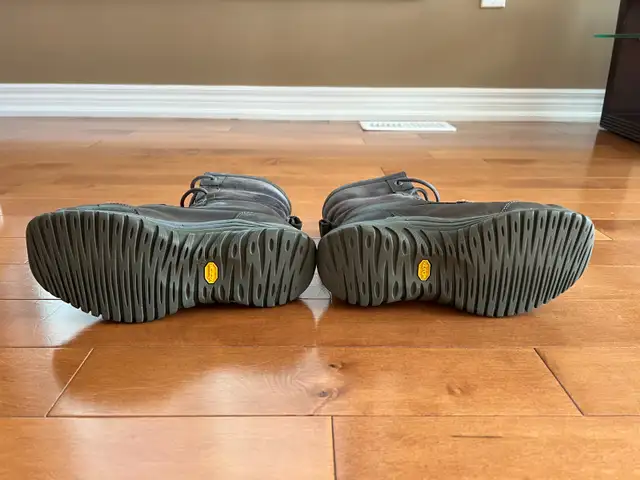 Women Leather Boots (UGG, Artica, Cougar, Ecco) size: 38, 37 in Women's - Shoes in Markham / York Region - Image 4