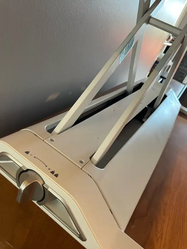 Fellowes Lotus Sit‑Stand Workstation - White in Desks in Ottawa - Image 8