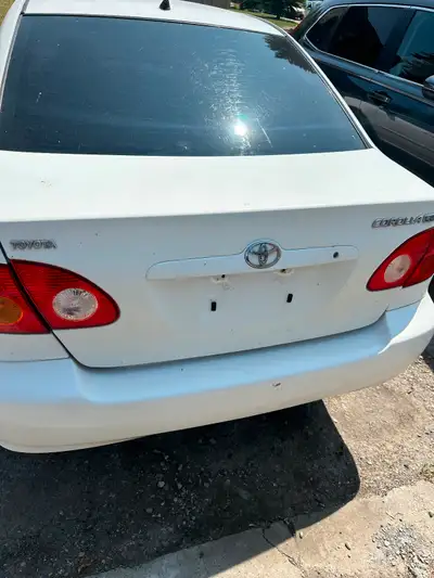 2003 Toyota corlla 300,000 . The engine is shaking .need a battery