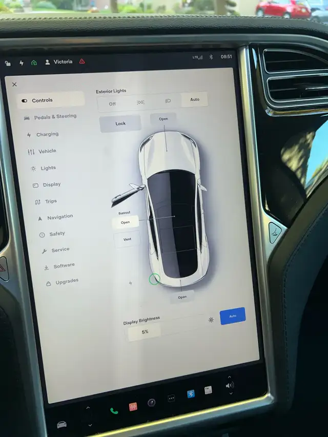 Tesla Model S 85 2013597331699828019204