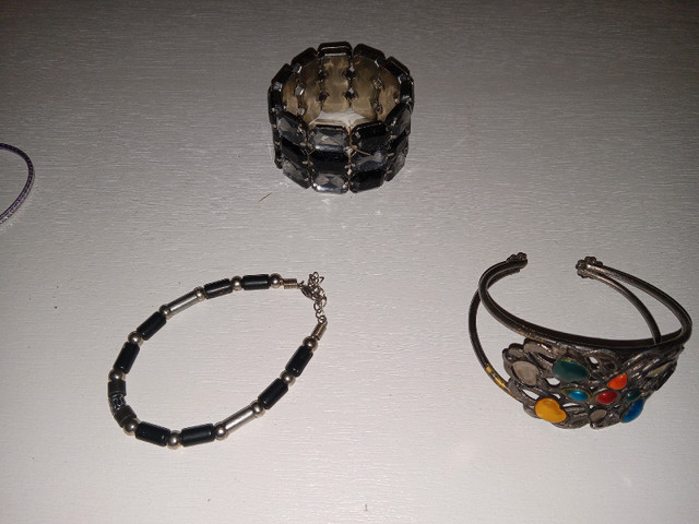Costume jewelry bracelets | Jewellery & Watches | Hamilton | Kijiji