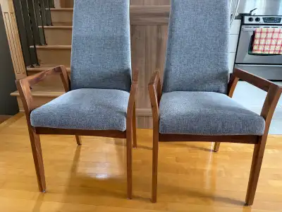 2 chaises capitaines noyer Verbois, View more