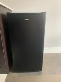 Galanz mini fridge 