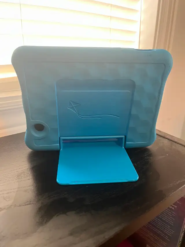 Amazon Fire Tablet and case (2019)408909855988142081