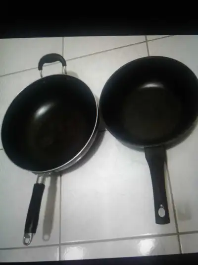 2x XL frying / cooking pans for $15 total or trade , View more