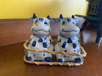 Vintage DELFT Blue and White Cow Salt & Pepper Shakers