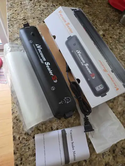 Brand New HB156-US Vacuum Sealer. Never used, in perfect condition. Compact design, ideal for sealin...