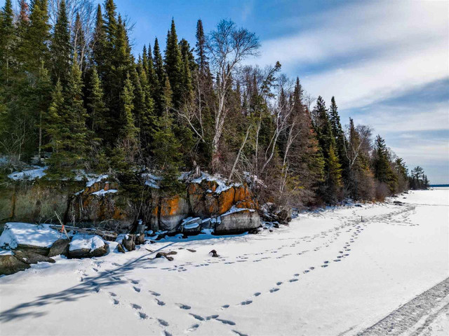 Lot 16 Hansens Bay - Peaceful Waterfront Retreat! in Land for Sale in Kenora - Image 2