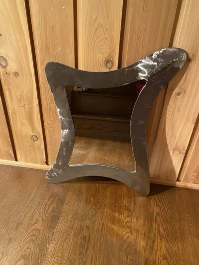 Miroir Magnifique en Étain (Pewter) fait par artiste 20 x25 Poo., View more