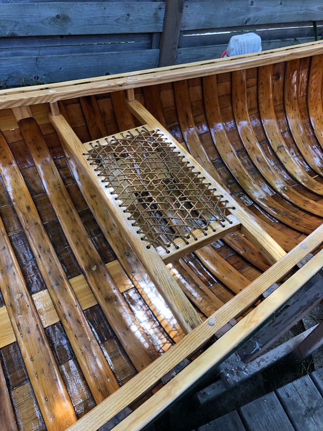 Cedar Canoe, totaly refurbished, price reduced. in Canoes, Kayaks & Paddles in City of Toronto - Image 3
