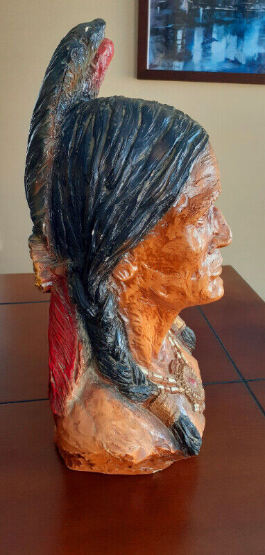 Statue en céramique tête d'indien vintage pièce de collection dans Art et objets de collection  à Laval/Rive Nord - Image 3