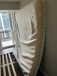 90% new king size mattress 