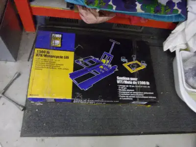 Heavy duty motorcycle or ATV 1500 pound lift. New in box