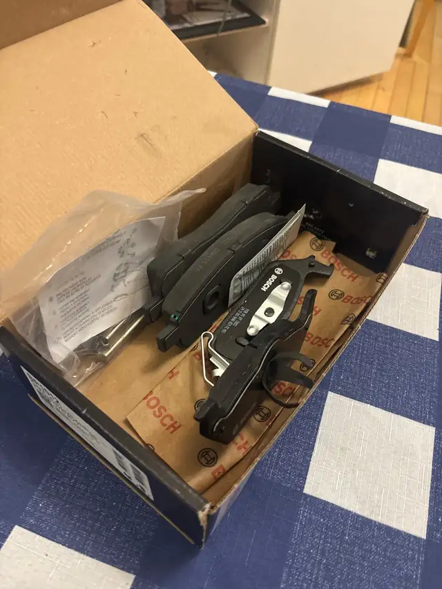 Bosch Brake Pads F150 in Other Parts & Accessories in Longueuil / South Shore - Image 3