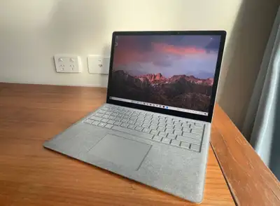 Microsoft surface laptop 2 - 8th gen i5, 128gb SSD, 8gb ram, View more