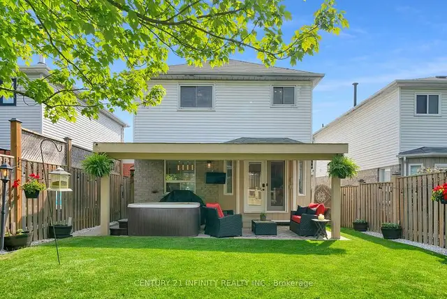 Beautifully renovated 3 Bedroom Home with Fin Bsmt!62863323676547122