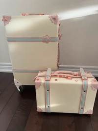 ★BEAUTIFUL NEW SET OF SUITCASES E NEVER USED ★