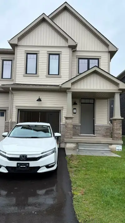 321 port crescent Walland Ontario A 3 bedroom townhouse brand new never in live 1700 square feet end...