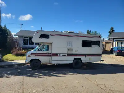 1978 Chevrolet G30 Motorhome - 41223 km (not sure if odometer has rolled) - Carbureted 350 with a TH...