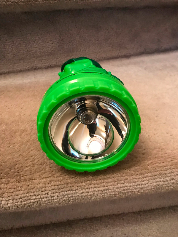 Green Giant Little Sprout Flashlight in Toys & Games in Markham / York Region - Image 3