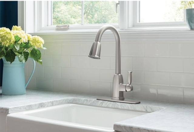 Moen Kitchen "Pull Down" Faucet  - New! in Plumbing, Sinks, Toilets & Showers in Moose Jaw