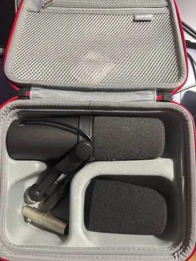 Shure SM7b with Case, Fethead lifter (missing logo ring), Foam, View more
