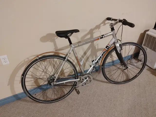 Opus Urban tuned up bicycle (20.5" aluminum frame) in Cruiser, Commuter & Hybrid in Ottawa - Image 2